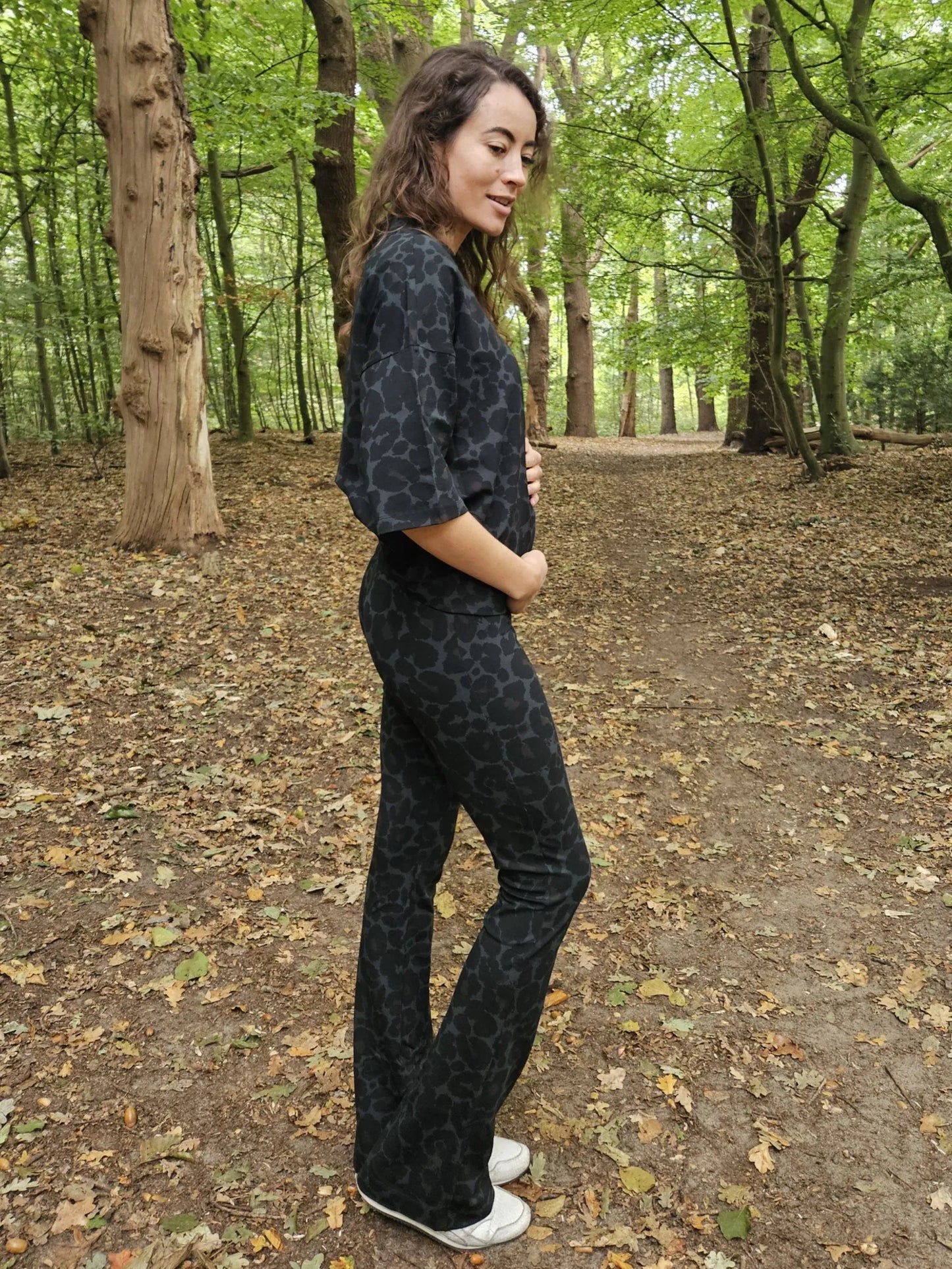 Swan and the people | Flared pants | Leopard Groen