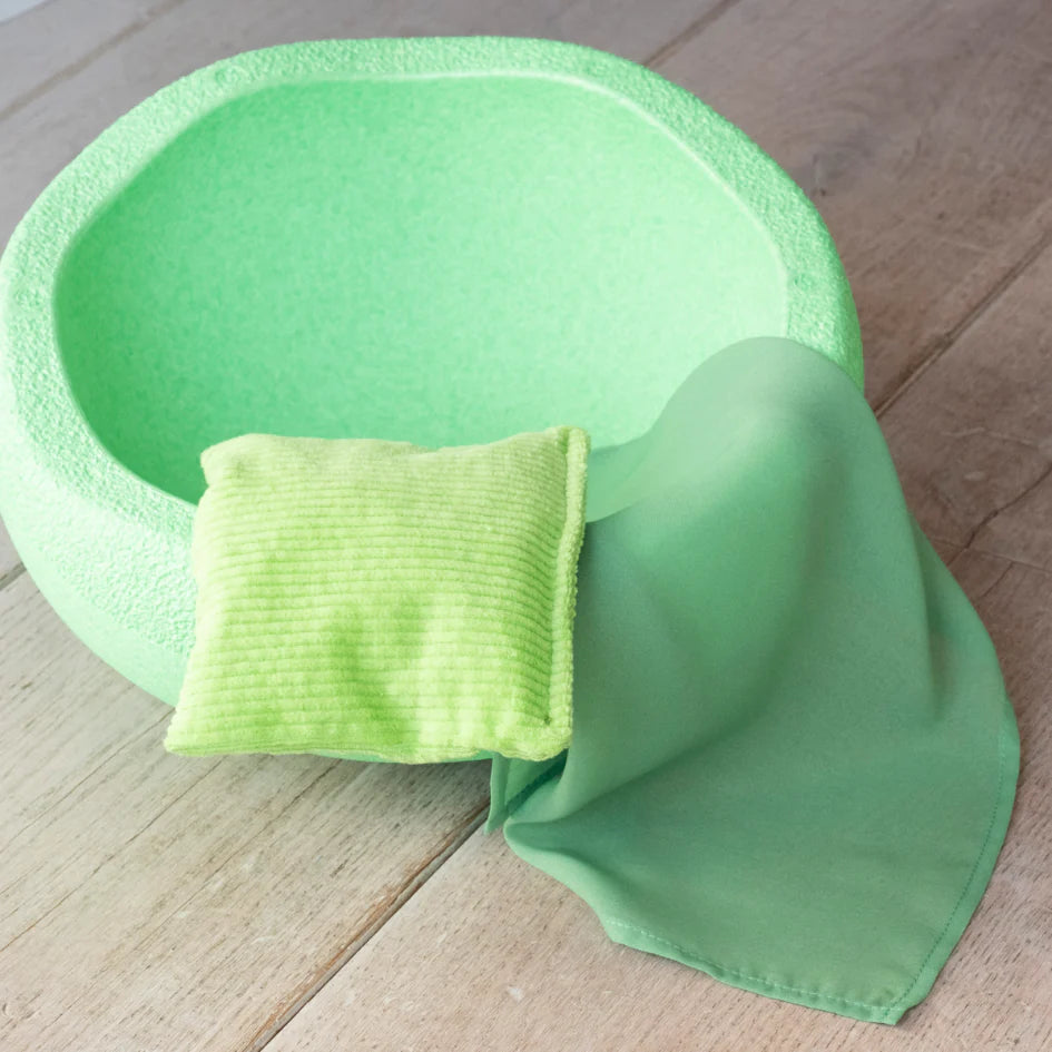 Little Botanic label | Playcycle speeldoek | Felgroen | Groot