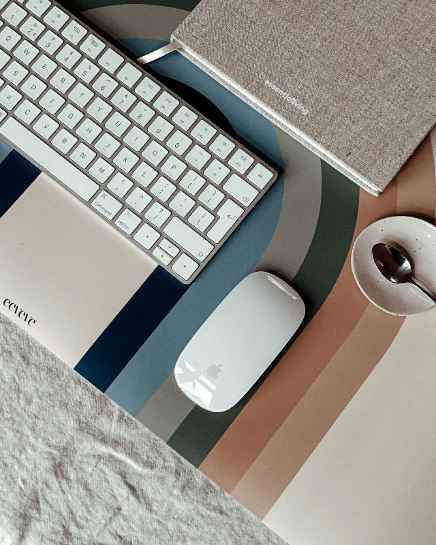 Eeveve | Bureaumat | Retro-lines | Seiheki green