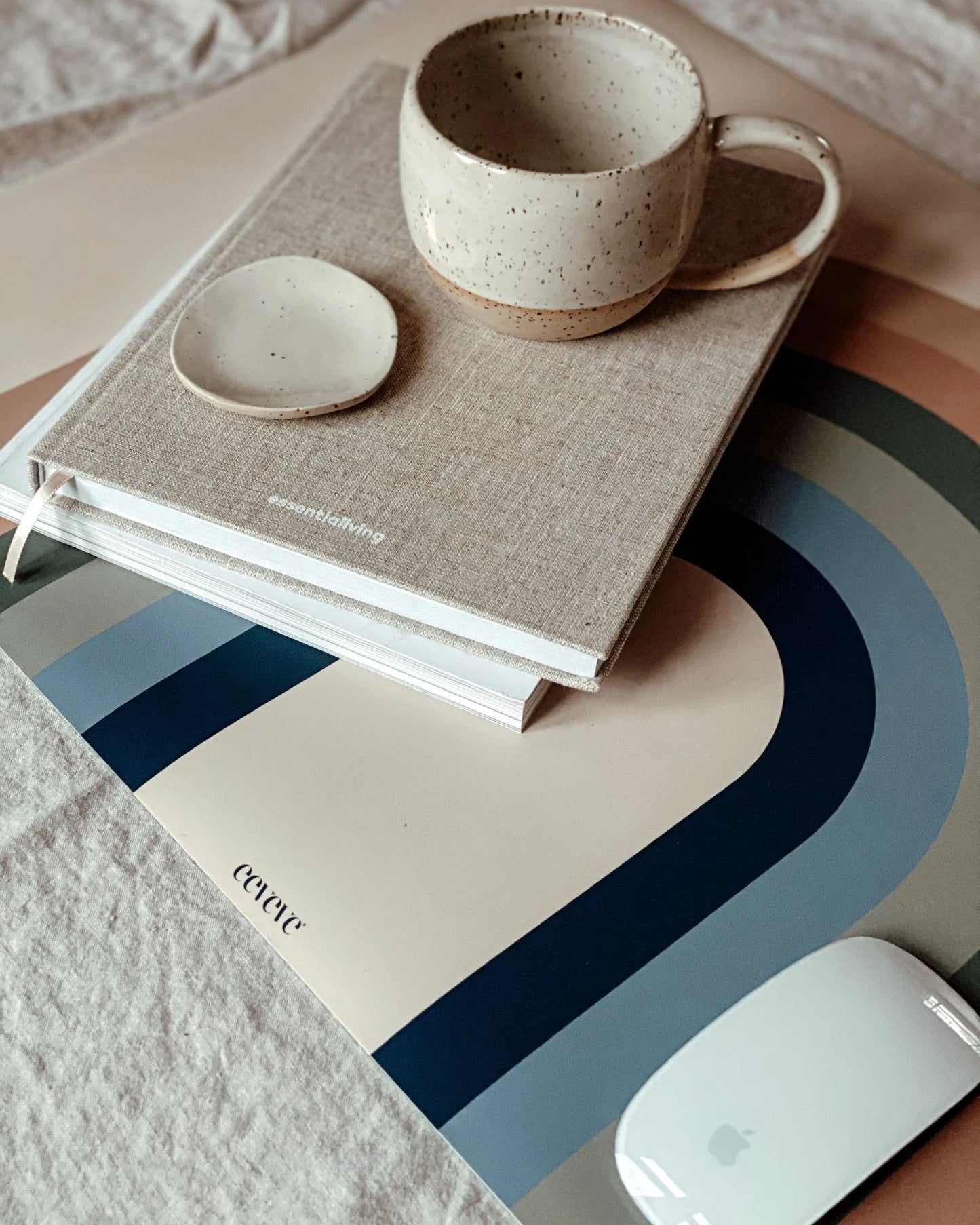 Eeveve | Bureaumat | Retro-lines | Seiheki green