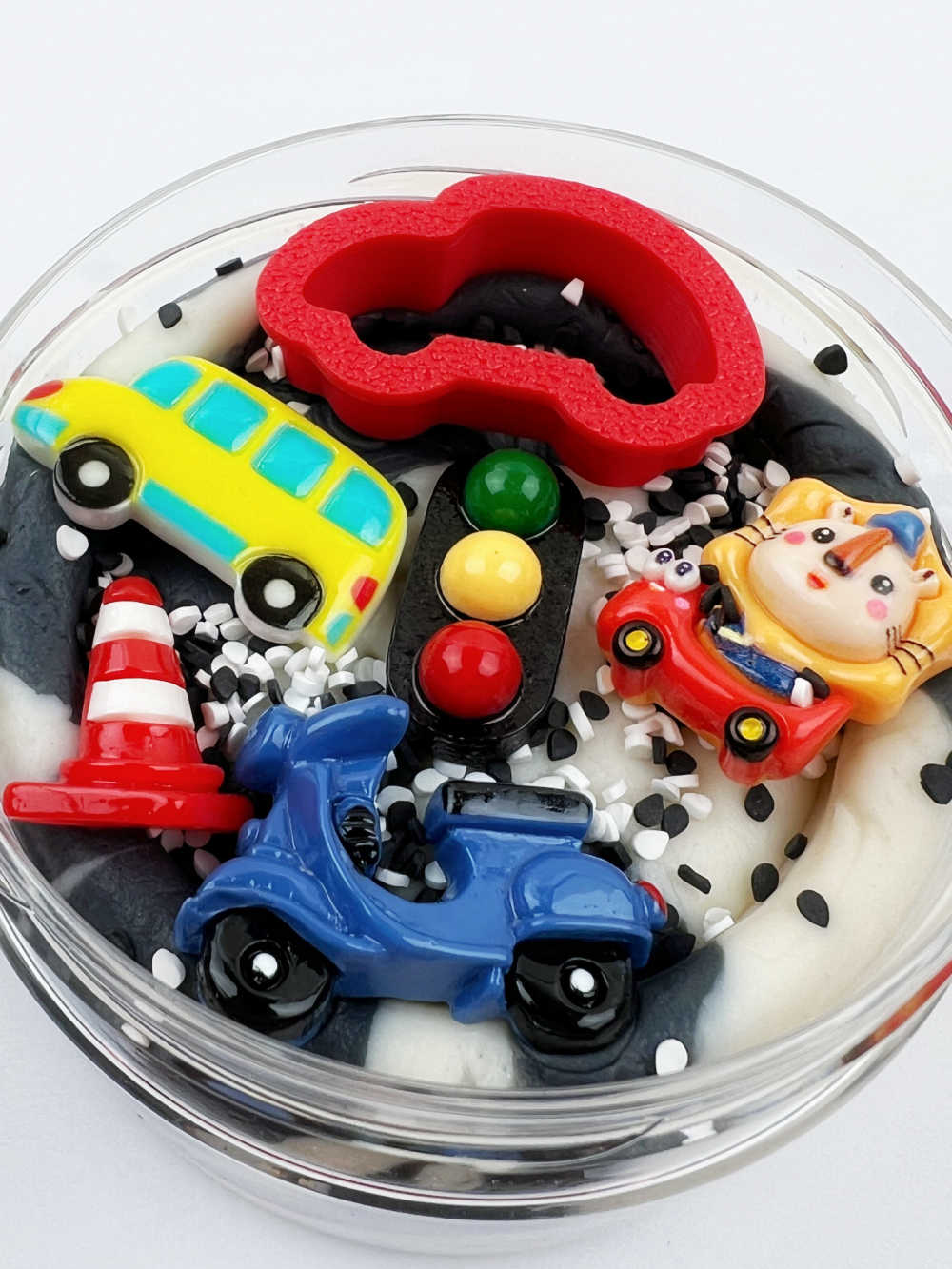 Invitation to Imagine | Surprise pot | On the go