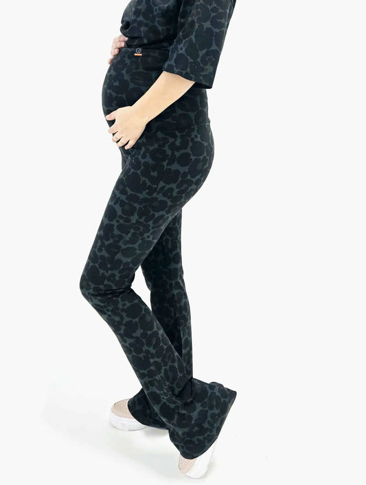 Swan and the people | Flared pants | Leopard Groen