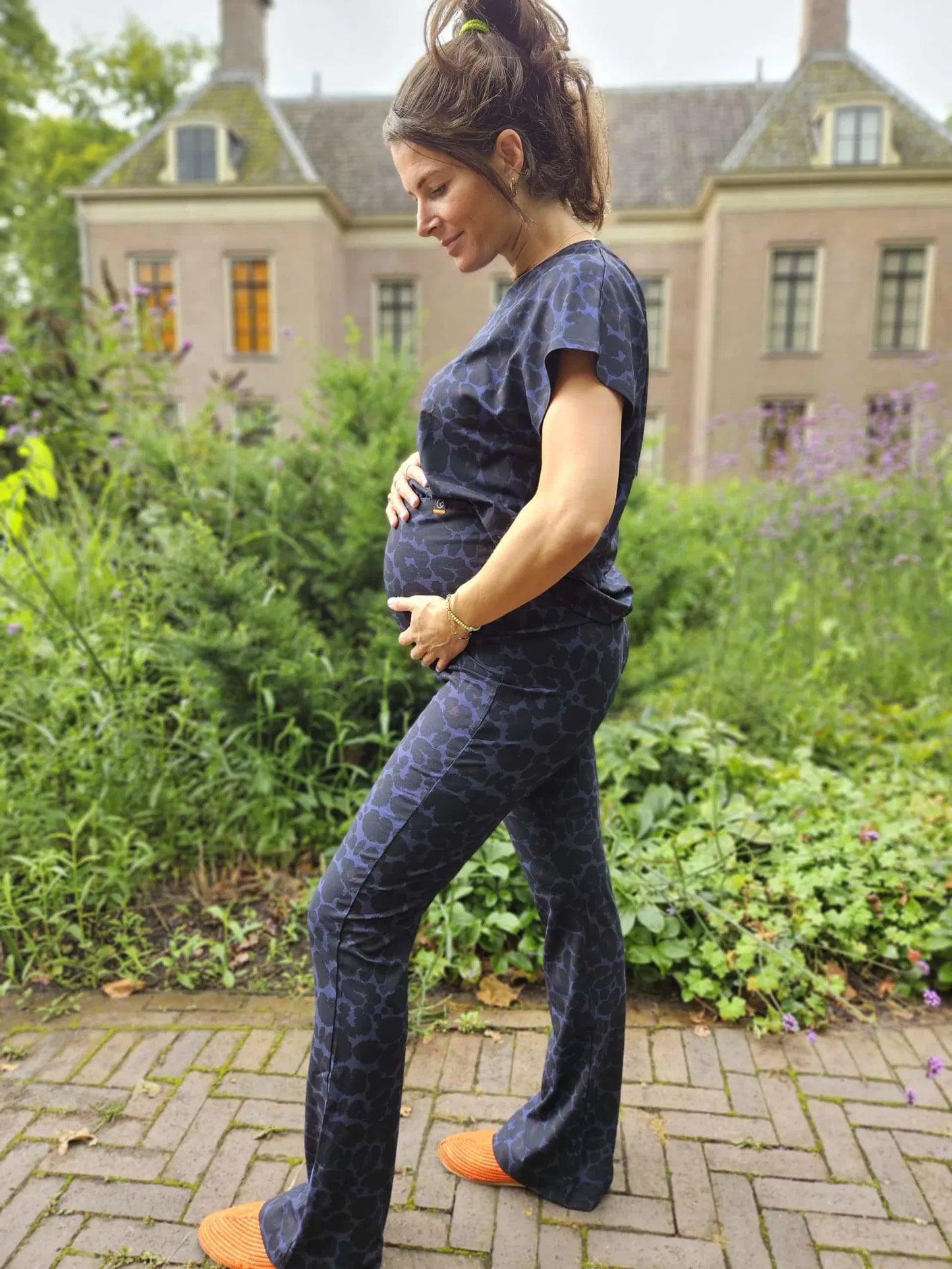 Swan and the people | Shirt korte mouw | Leopard blauw