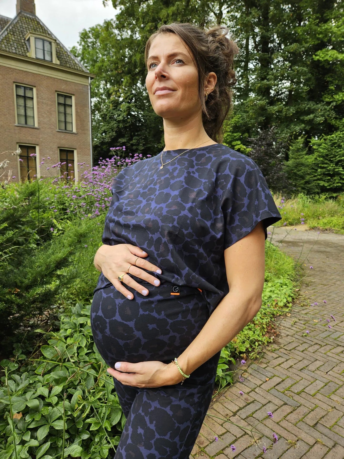 Swan and the people | Shirt korte mouw | Leopard blauw