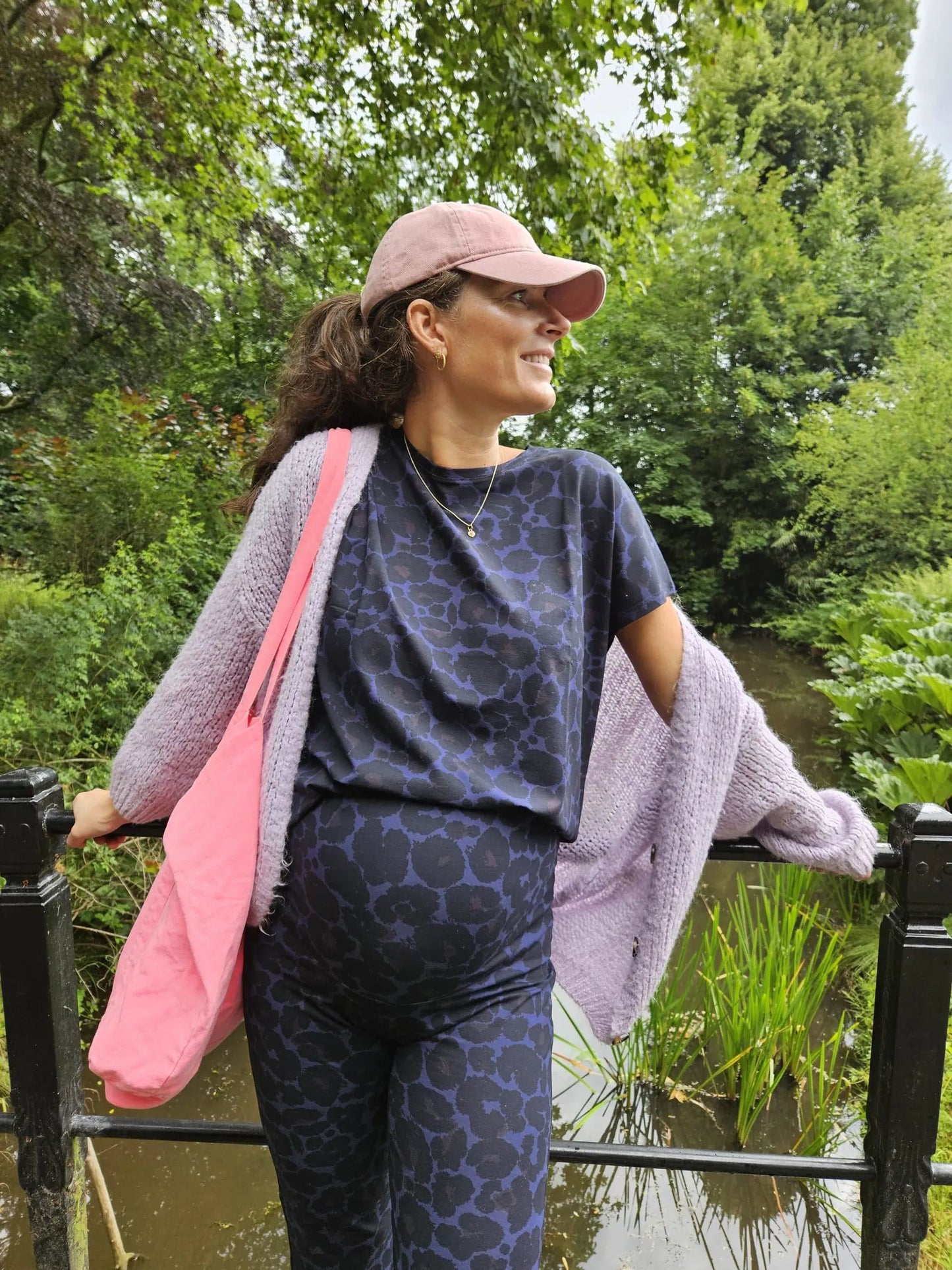 Swan and the people | Shirt korte mouw | Leopard blauw