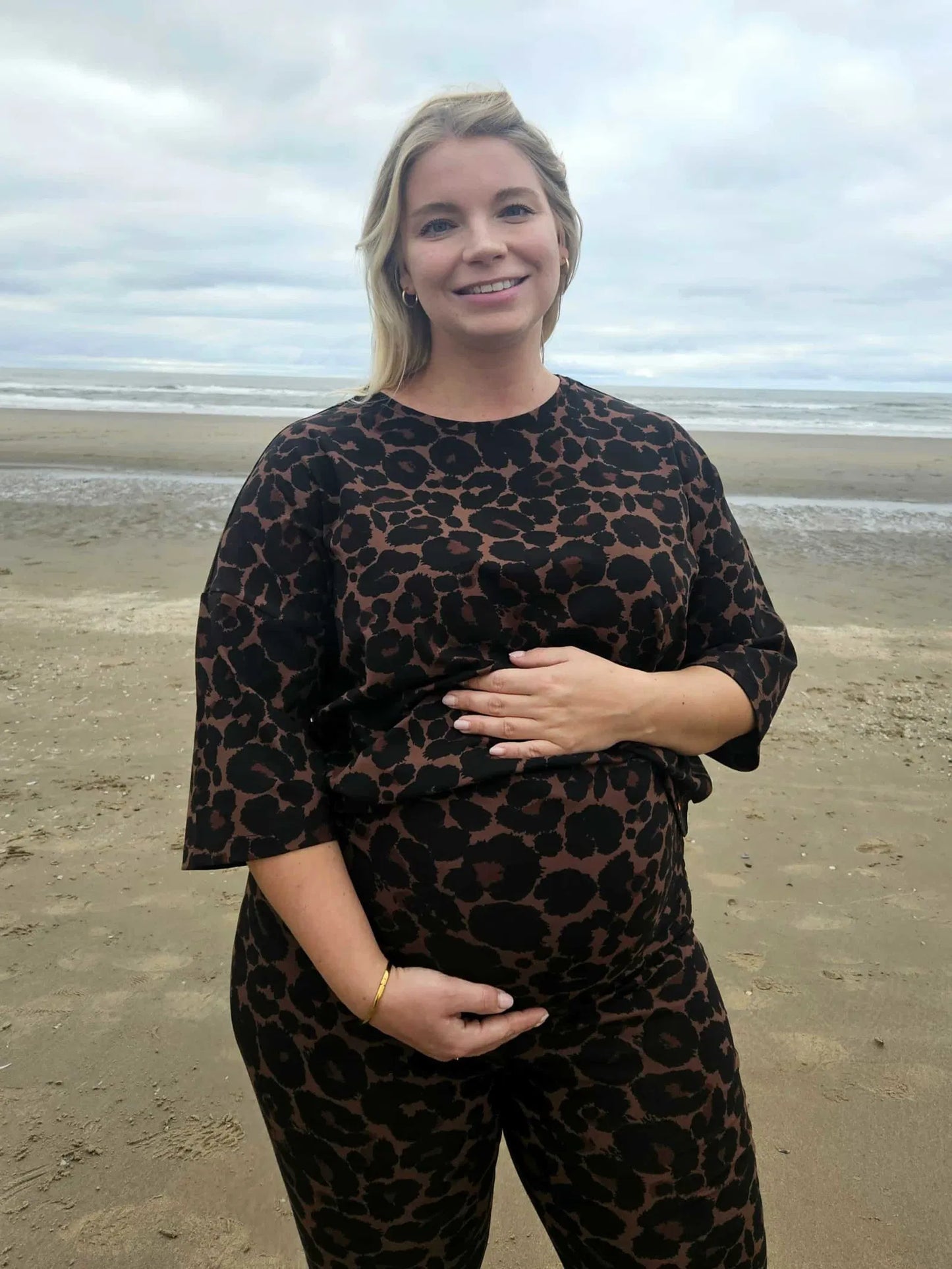 Swan and the people | Shirt driekwart mouw | Leopard bruin