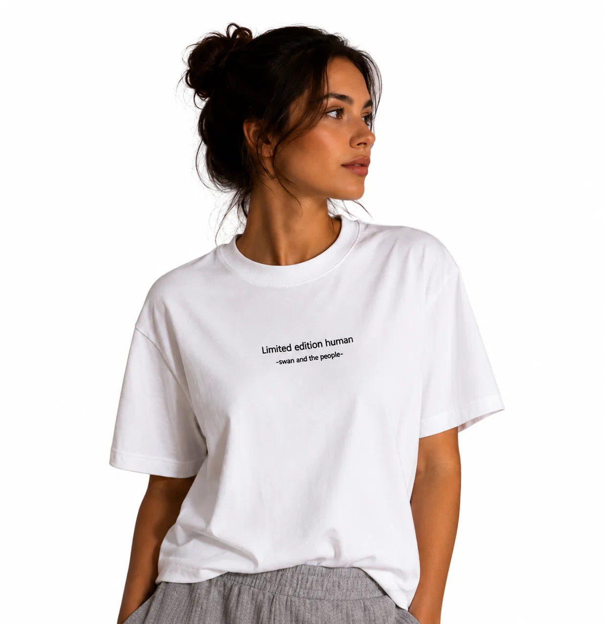 Swan and the people | Oversized top | Wit