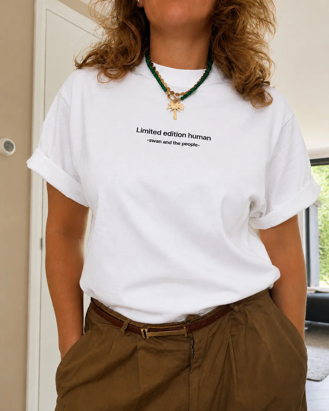 Swan and the people | Oversized top | Wit