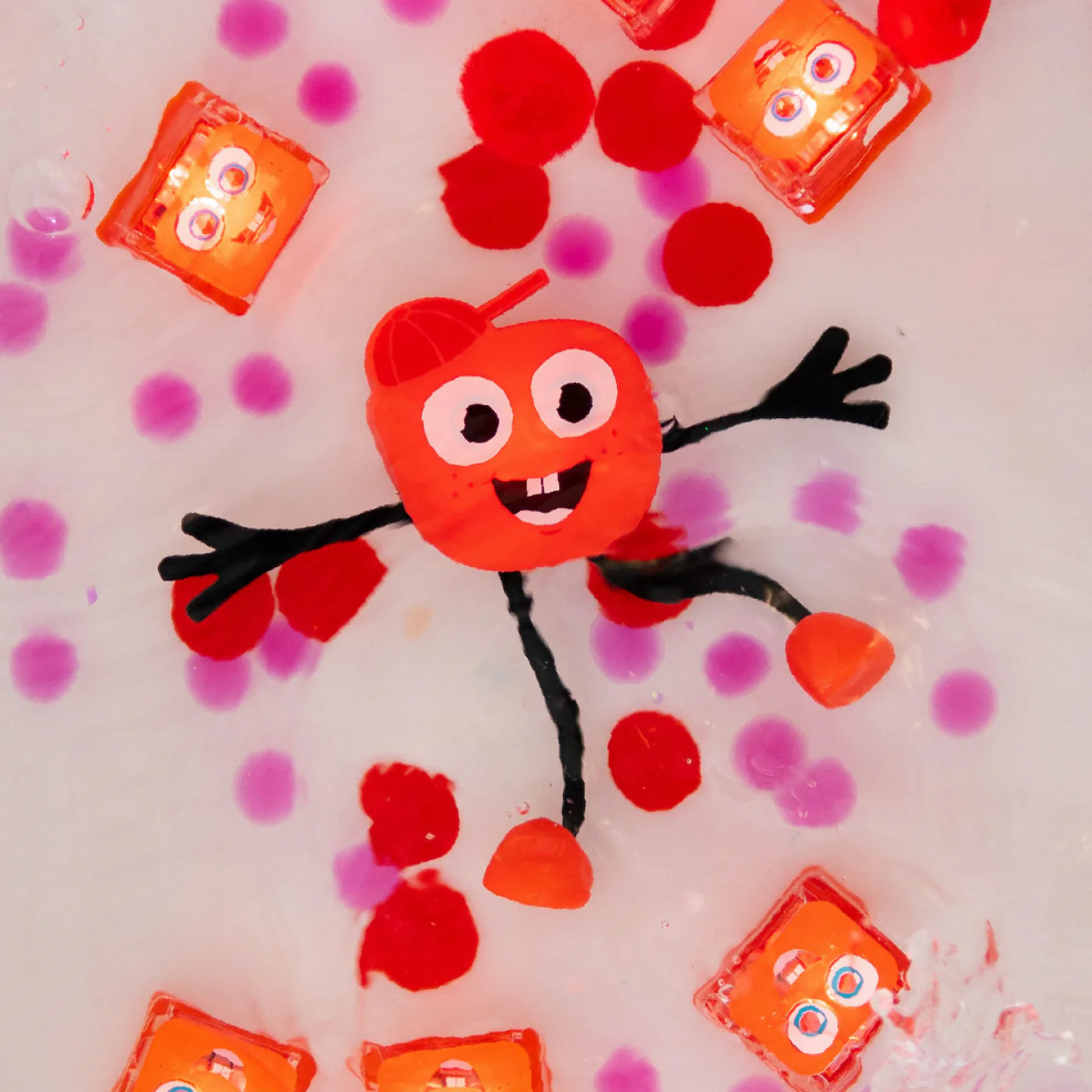 Glo Pals | Characters | Rood | Sammy