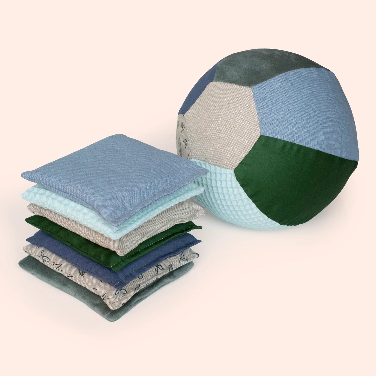 Little Botanic label | Set | Sensorische ballonbal & pittenzakjes | Green jeans