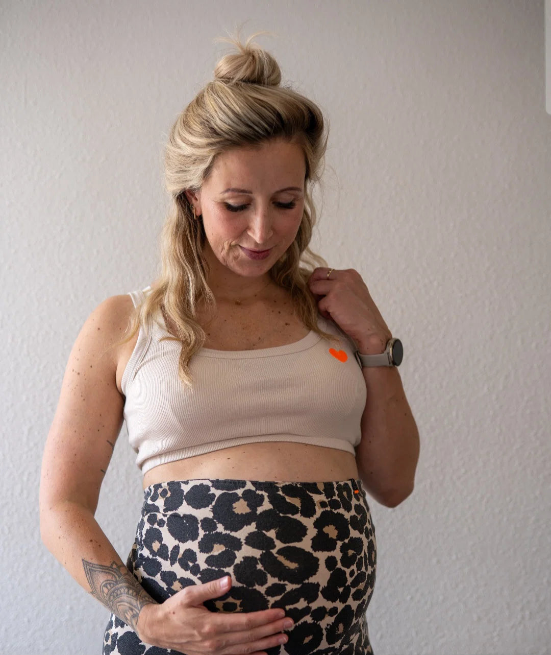 Swan and the people | Korte broek | Leopard beige