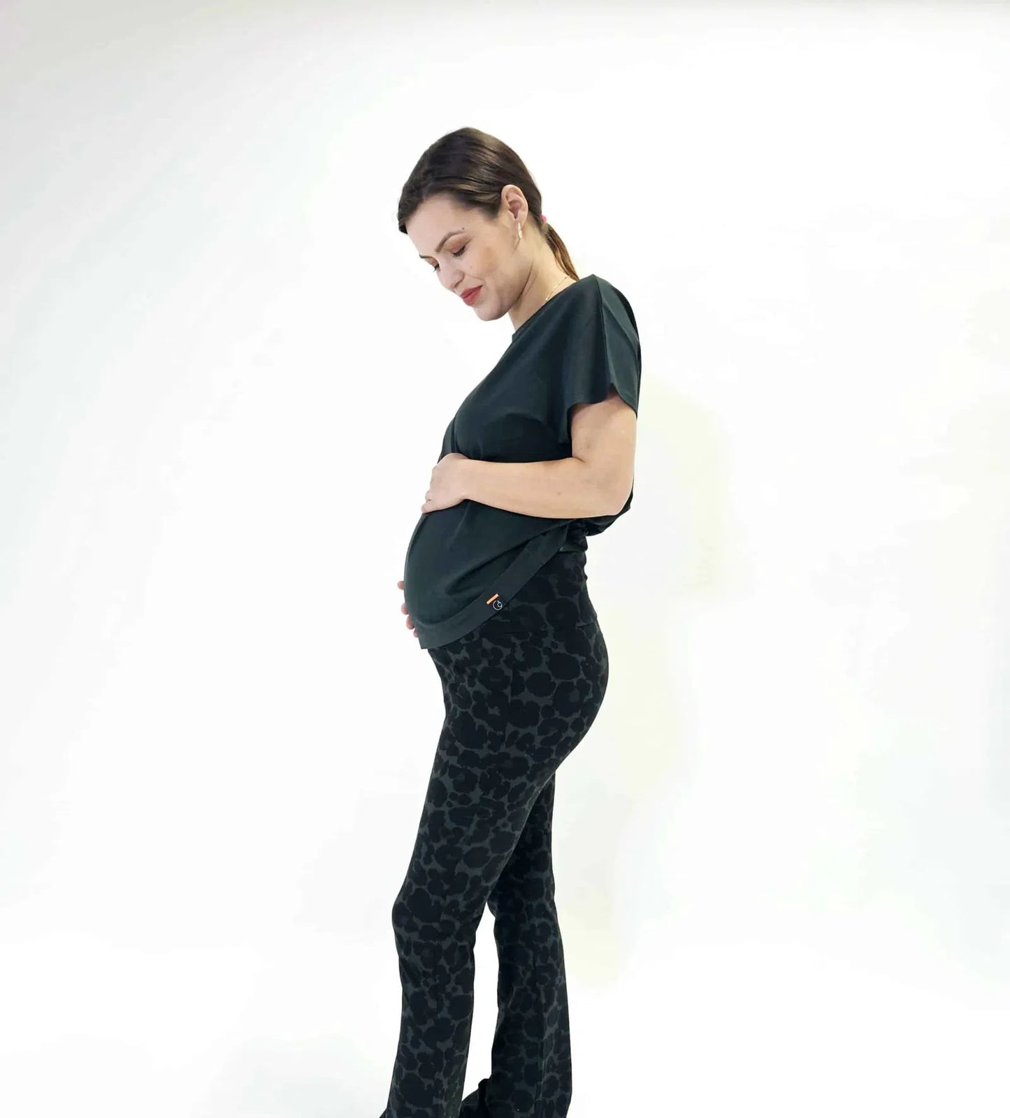 Swan and the people | Flared pants | Leopard Groen