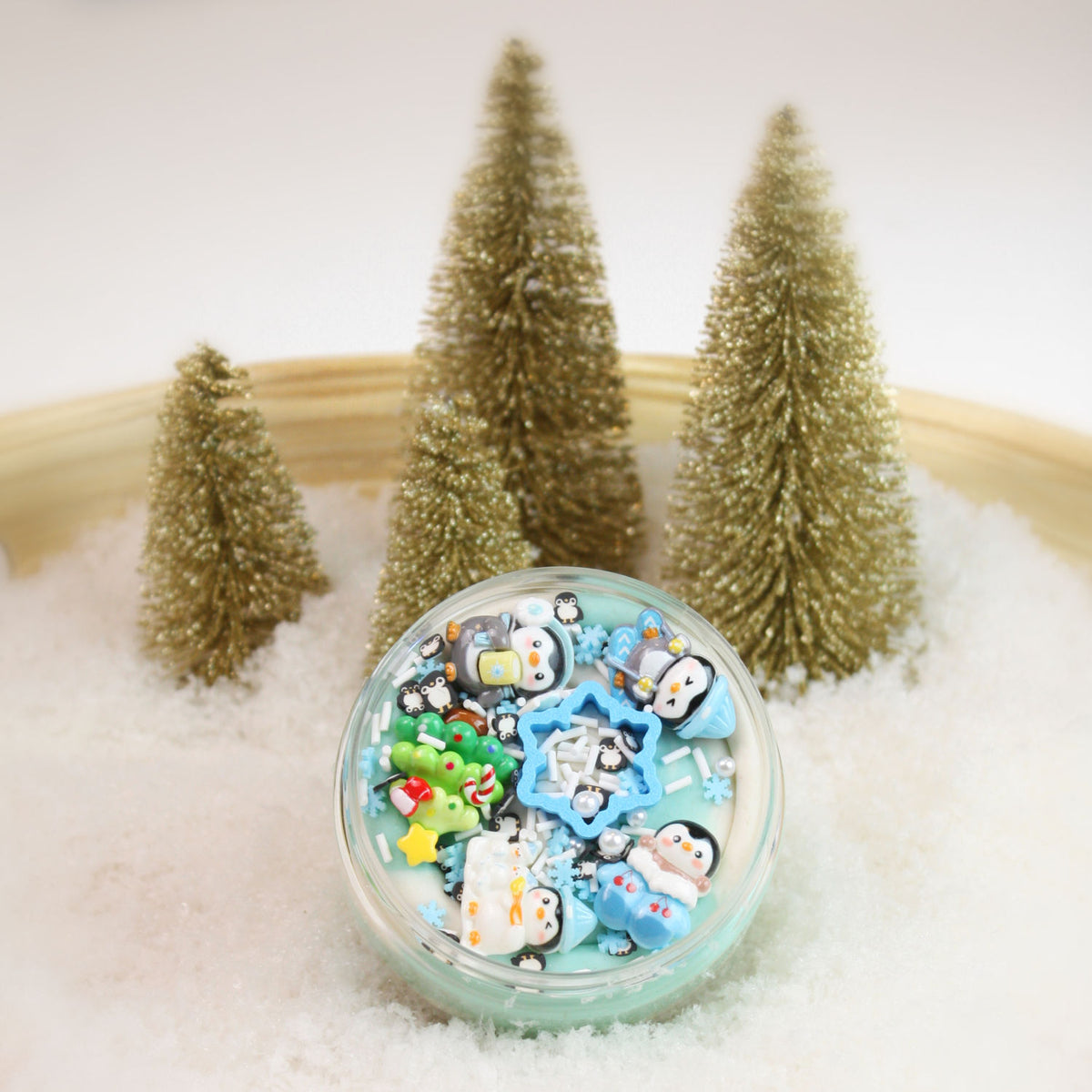 Invitation to Imagine | Surprise pot | Penguins in the snow