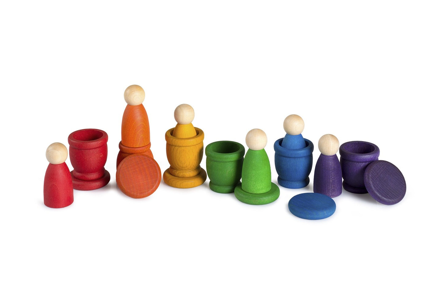 Detail van Grapat Nins, mates en munten in zes regenboogkleuren