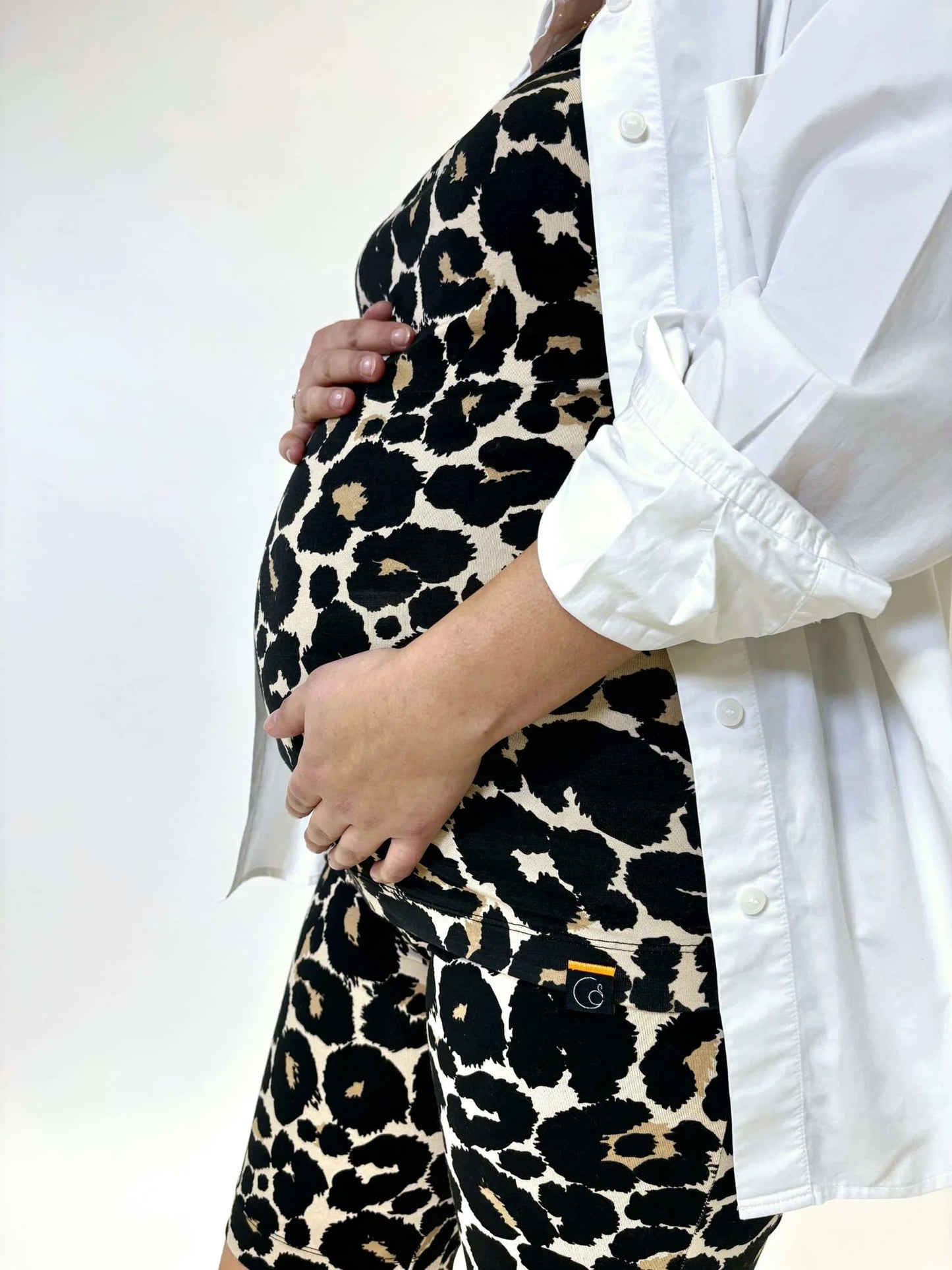 Swan and the people | Korte broek | Leopard beige