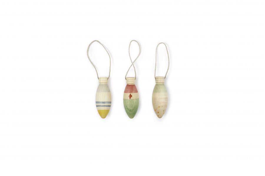 Drie handbeschilderde Winter Sparkles ornamenten met ophangdraad